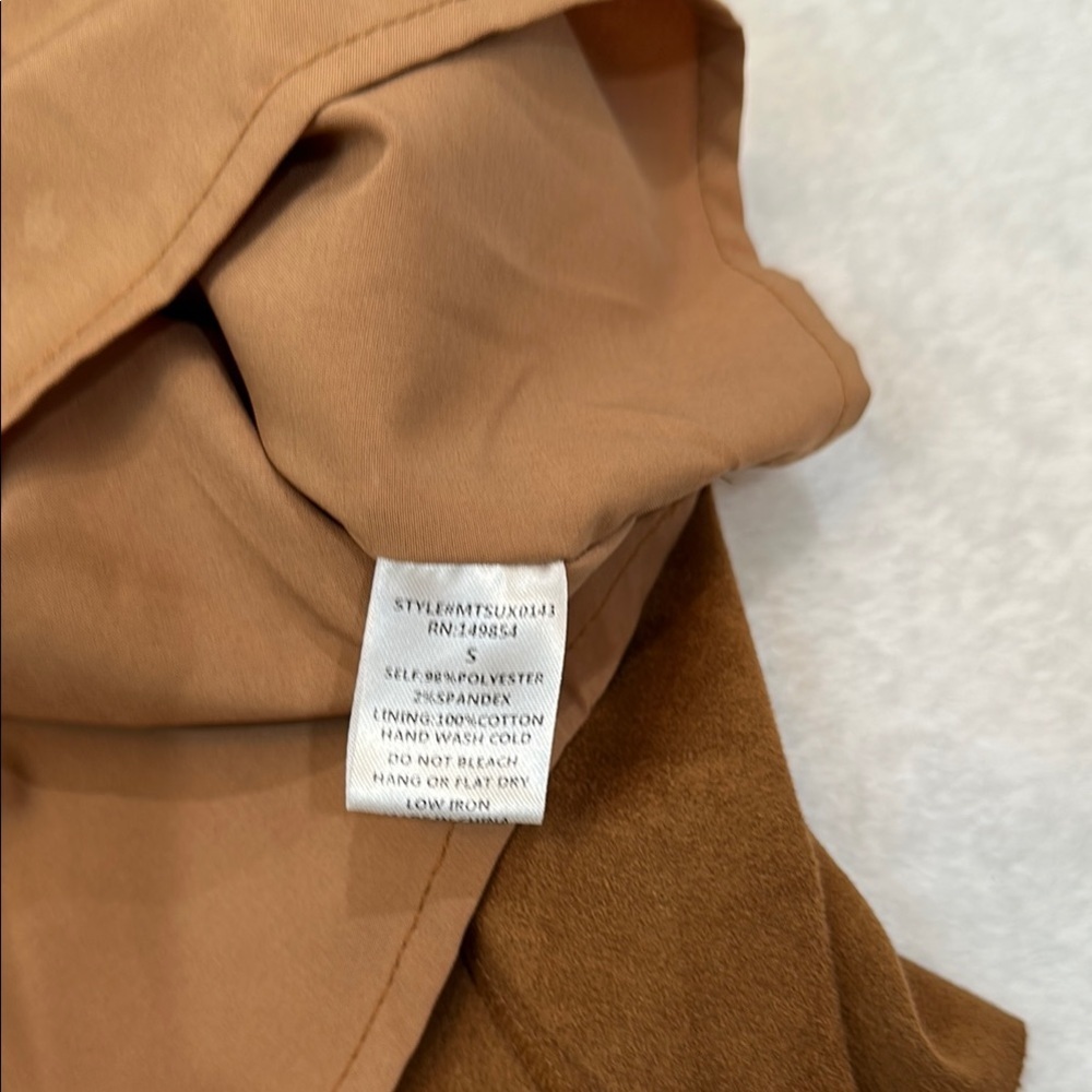 Sage The Label Brown Asymmetrical Pleated Blouse sleeveless Size Small - Picture 5 of 11